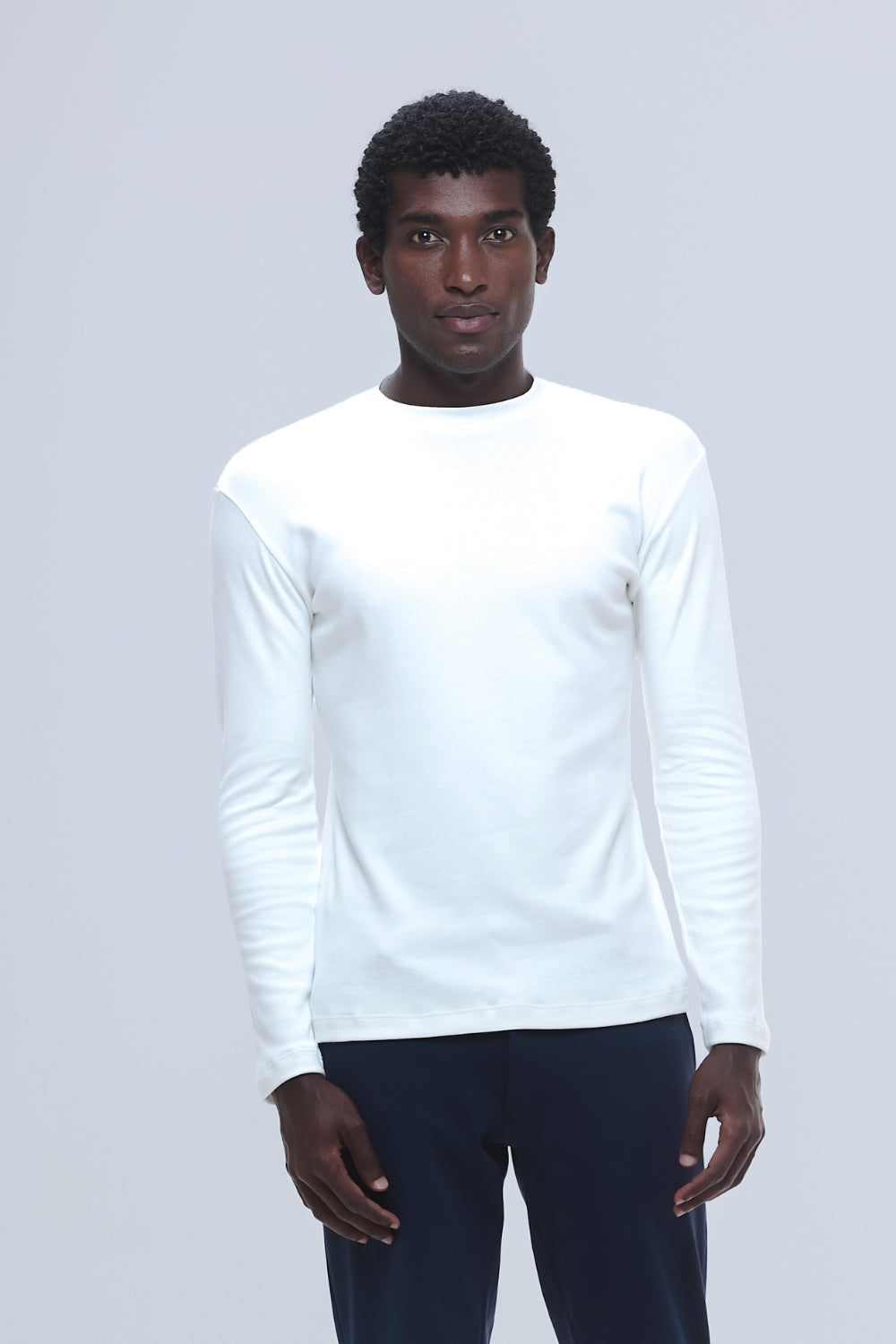 Camiseta Raiz Manga Longa Gola Média · Branco Essência – Algodão Egípcio