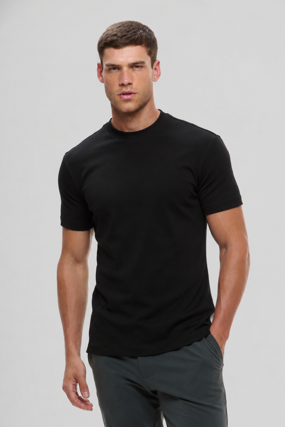 Camiseta Raiz Gola Média · Preto Essência – Algodão Egípcio