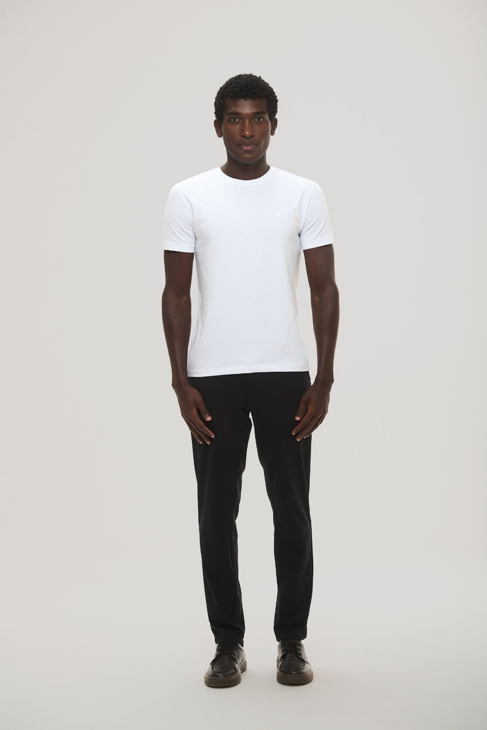 Camiseta Origem · Branco Essência – Algodão Egípcio