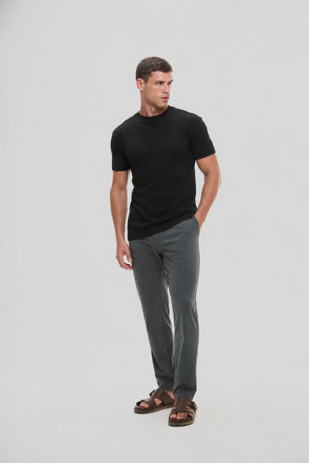 Camiseta Raiz Gola Média · Preto Essência – Algodão Egípcio