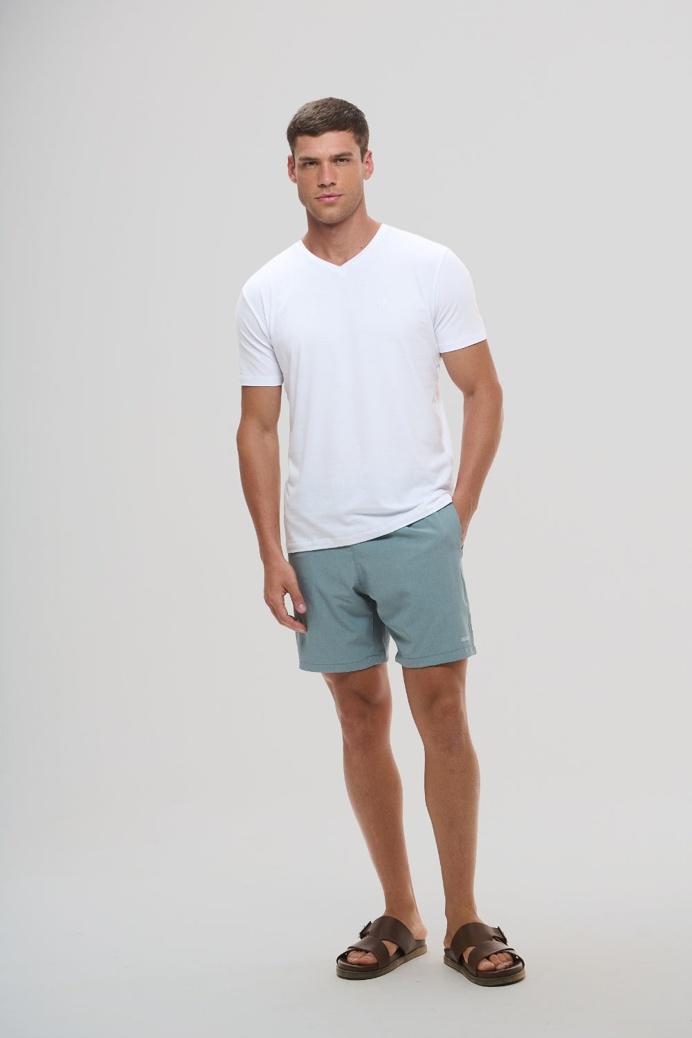 Camiseta Origem Gola V · Branco Essência – Algodão Egípcio