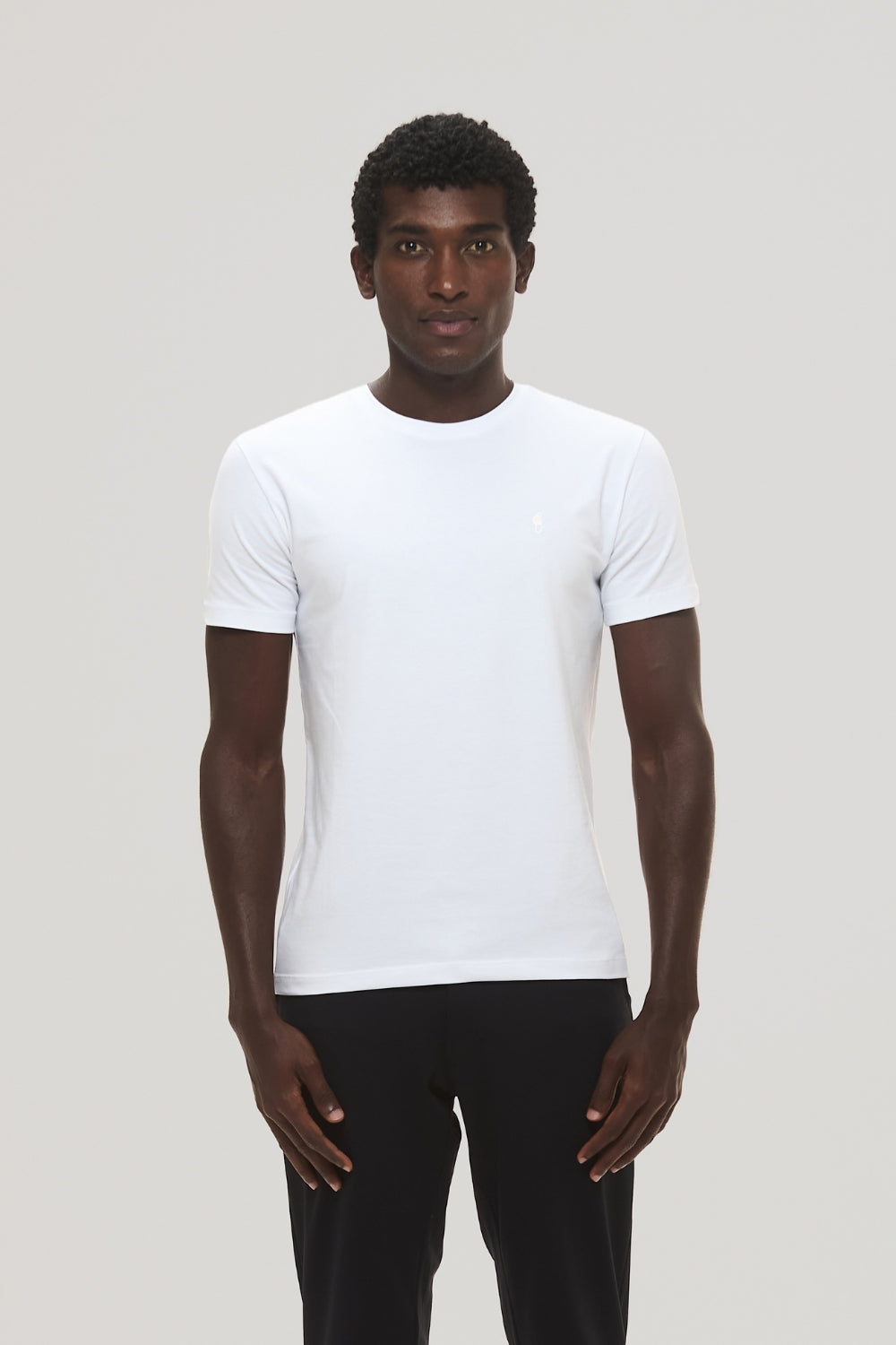 Camiseta Origem · Branco Essência – Algodão Egípcio