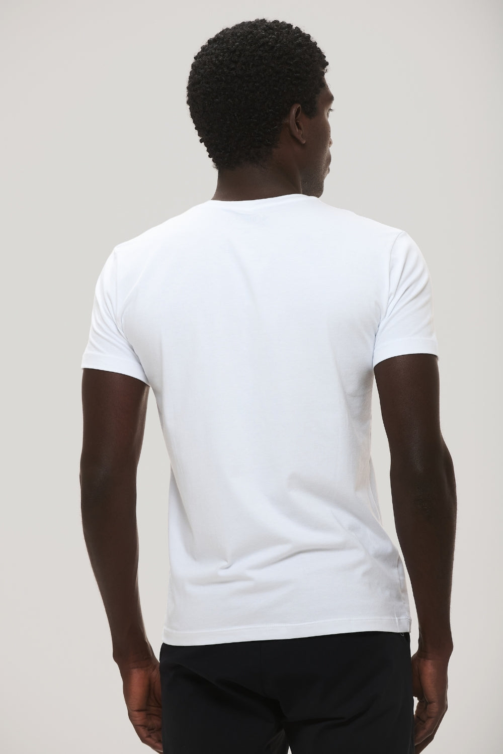 Camiseta Origem · Branco Essência – Algodão Egípcio